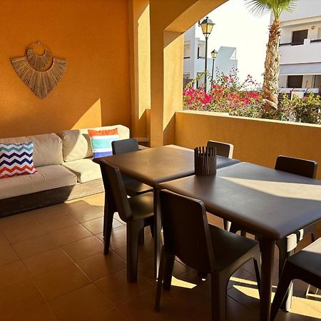 Bajo Con Jardin A Pie De Playa Y Piscina Comunitaria Con Jacuzzi Apartman Playas de Vera Kültér fotó